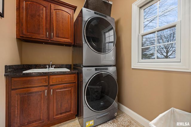 6410 W Willow Oak Court, Edwards, IL 61528