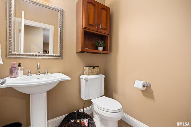 6410 W Willow Oak Court, Edwards, IL 61528