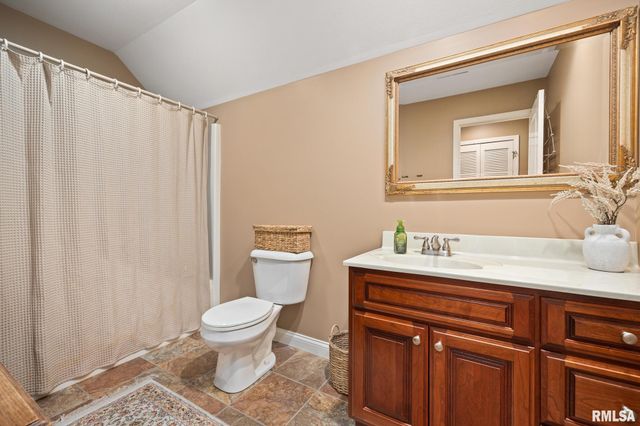 6410 W Willow Oak Court, Edwards, IL 61528