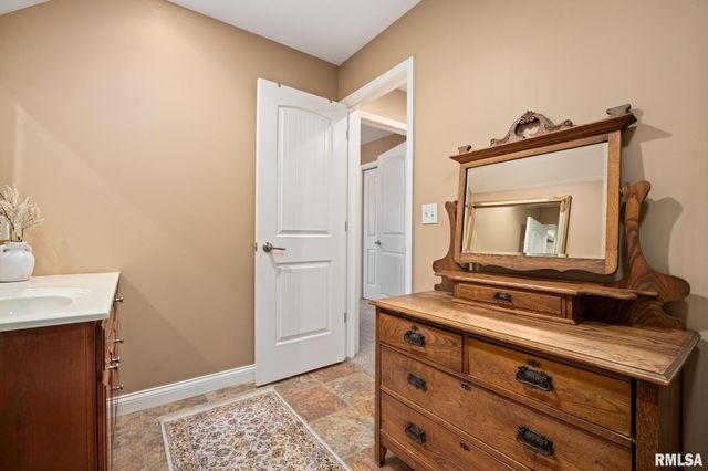 6410 W Willow Oak Court, Edwards, IL 61528