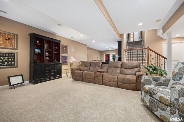 6410 W Willow Oak Court, Edwards, IL 61528