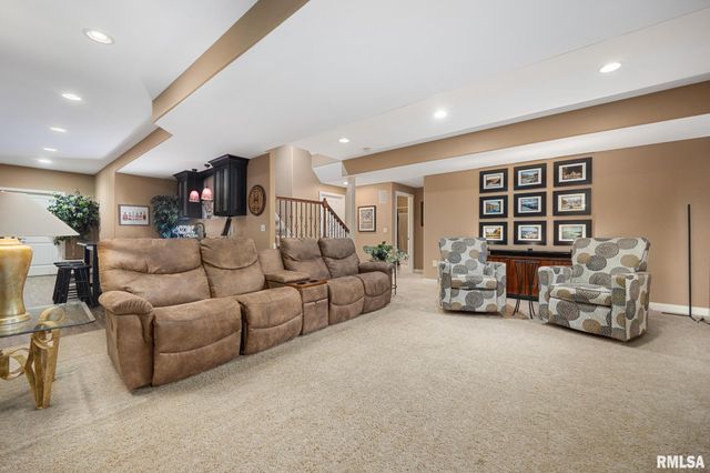 6410 W Willow Oak Court, Edwards, IL 61528