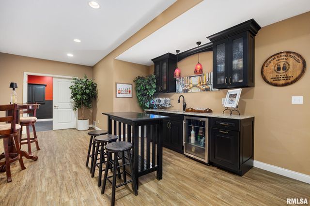 6410 W Willow Oak Court, Edwards, IL 61528