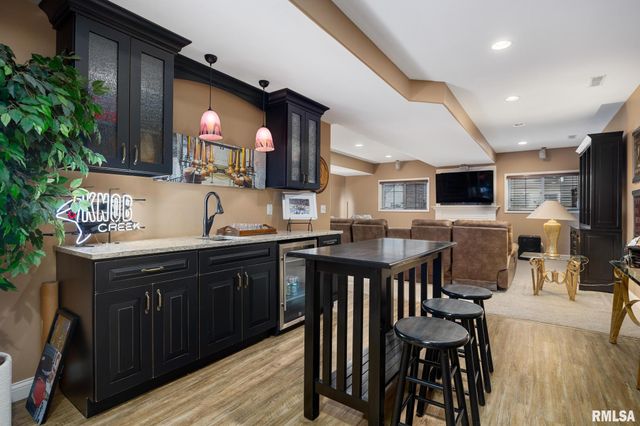 6410 W Willow Oak Court, Edwards, IL 61528