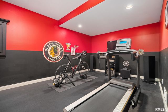 6410 W Willow Oak Court, Edwards, IL 61528