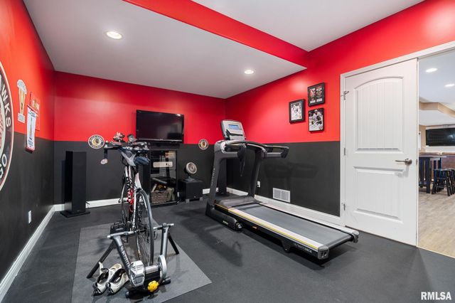 6410 W Willow Oak Court, Edwards, IL 61528