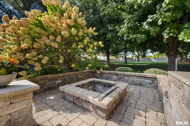 6410 W Willow Oak Court, Edwards, IL 61528