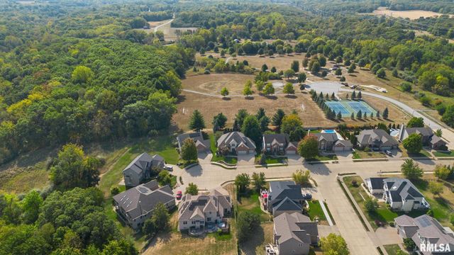 6410 W Willow Oak Court, Edwards, IL 61528