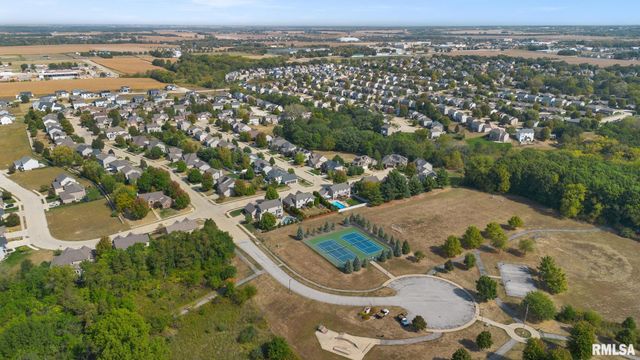 6410 W Willow Oak Court, Edwards, IL 61528