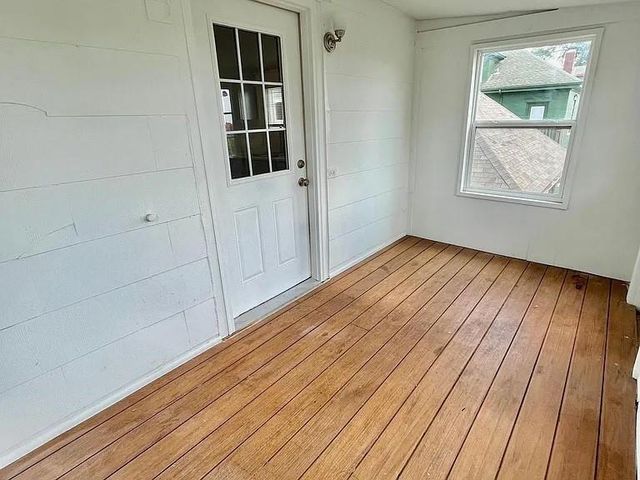 37 E 32nd Street, Kansas City, MO 64111