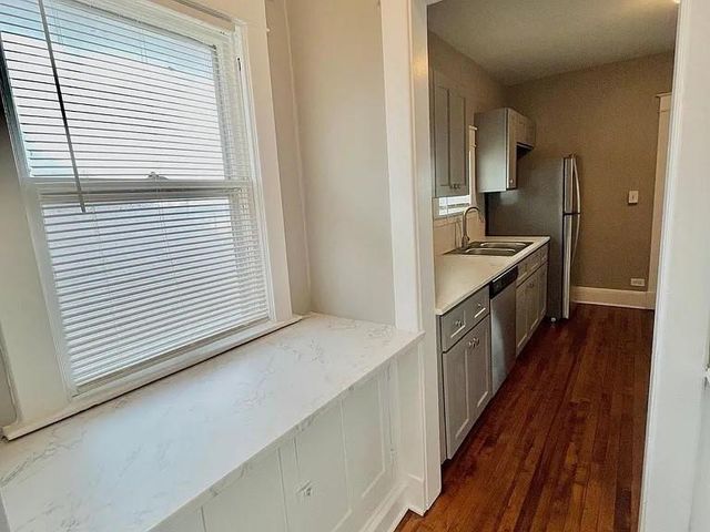 37 E 32nd Street, Kansas City, MO 64111