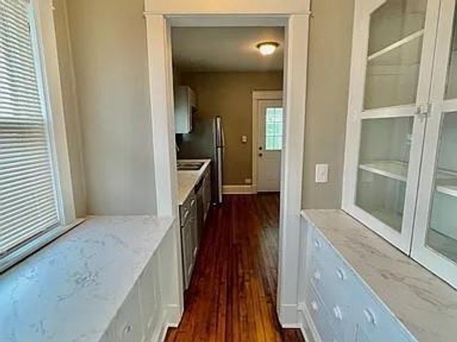 37 E 32nd Street, Kansas City, MO 64111