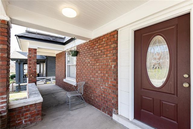 37 E 32nd Street, Kansas City, MO 64111