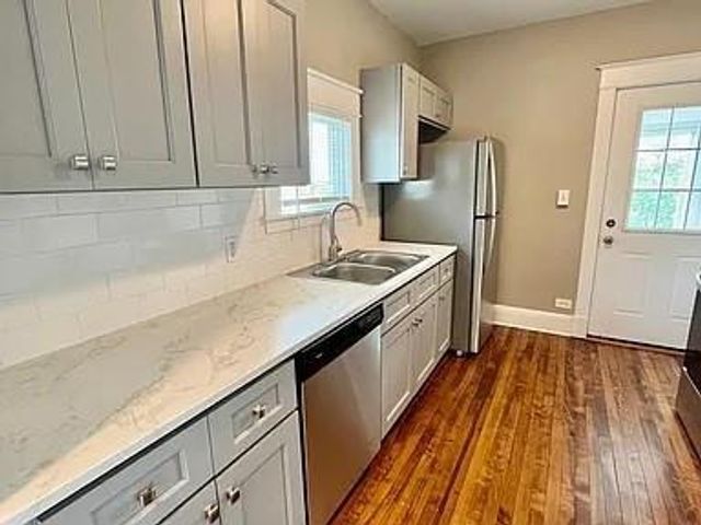 37 E 32nd Street, Kansas City, MO 64111