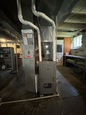 37 E 32nd Street, Kansas City, MO 64111