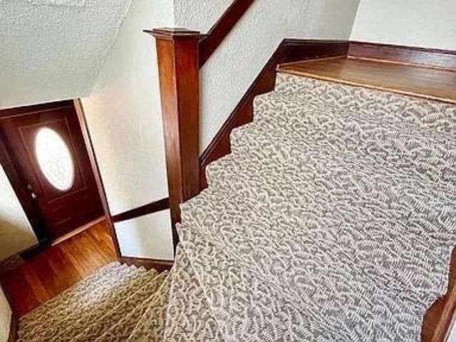 37 E 32nd Street, Kansas City, MO 64111