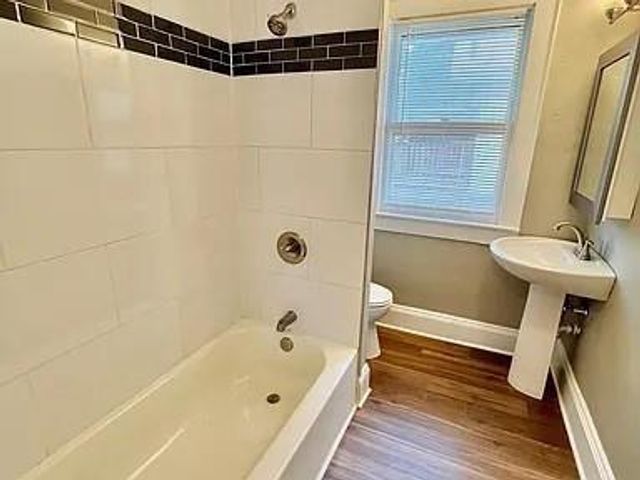 37 E 32nd Street, Kansas City, MO 64111