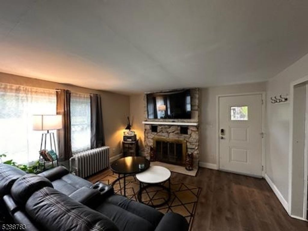 809 Ringwood Ave, Pompton Lakes Boro, NJ 07442