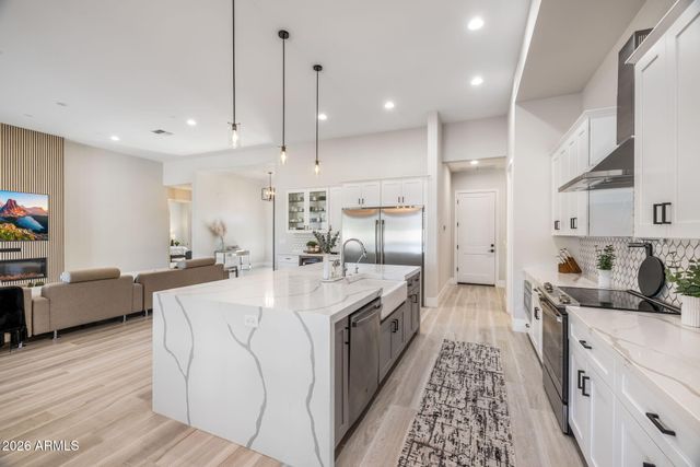 37239 N 11TH Avenue, Phoenix, AZ 85086