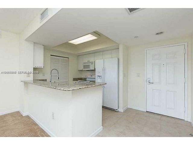 19501 W Country Club Drive 2205, Aventura, FL 33180