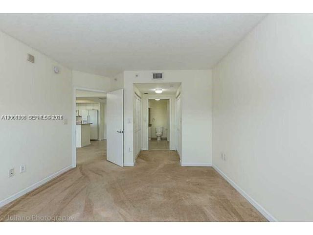 19501 W Country Club Drive 2205, Aventura, FL 33180