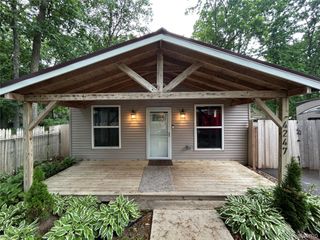 4247 Laforest Drive, Waterford Charter Township, MI 48329