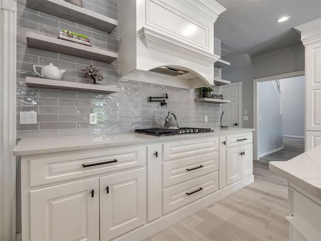 5621 Oak Tree Road, Edmond, OK 73025