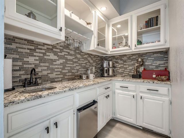 5621 Oak Tree Road, Edmond, OK 73025