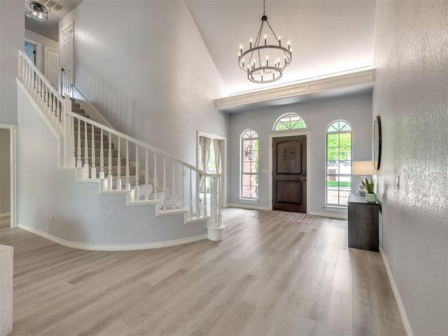 5621 Oak Tree Road, Edmond, OK 73025
