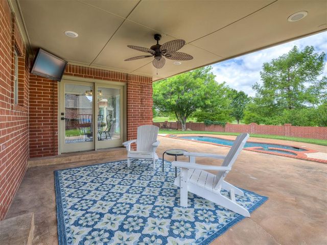 5621 Oak Tree Road, Edmond, OK 73025