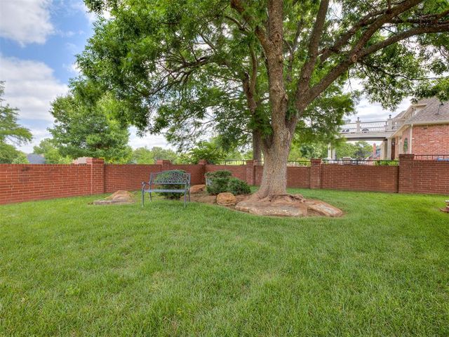 5621 Oak Tree Road, Edmond, OK 73025