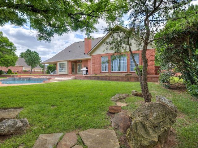 5621 Oak Tree Road, Edmond, OK 73025