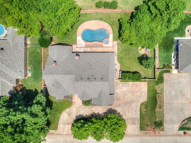 5621 Oak Tree Road, Edmond, OK 73025
