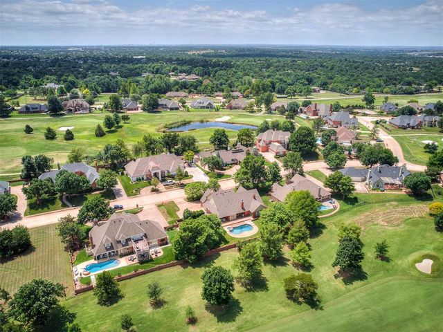 5621 Oak Tree Road, Edmond, OK 73025