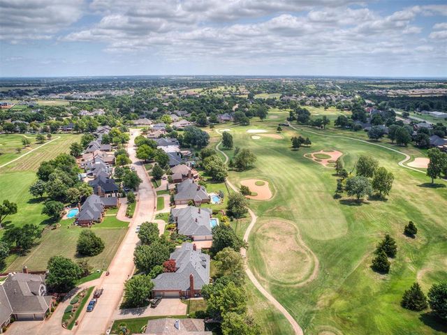 5621 Oak Tree Road, Edmond, OK 73025