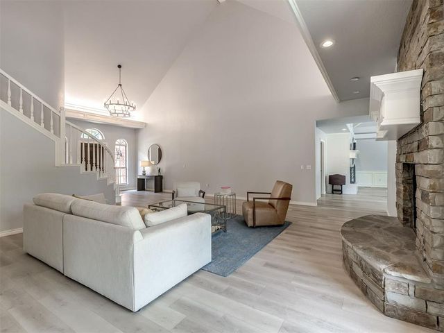 5621 Oak Tree Road, Edmond, OK 73025