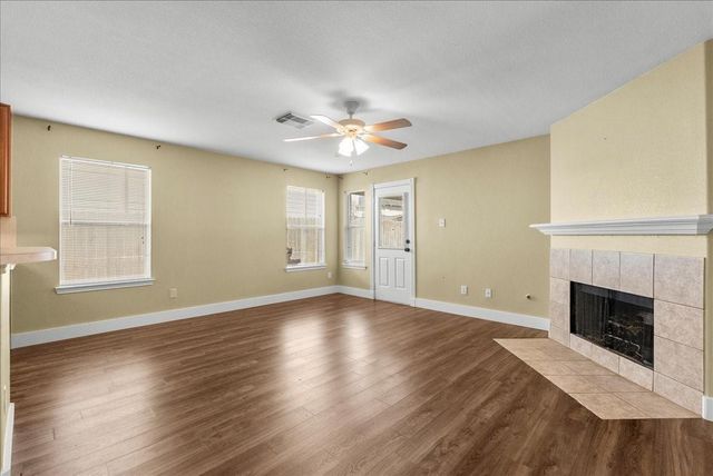 8004 Fallen Oak Lane, Texas City, TX 77591