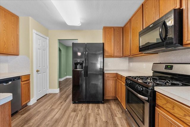 8004 Fallen Oak Lane, Texas City, TX 77591