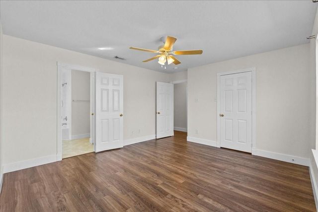 8004 Fallen Oak Lane, Texas City, TX 77591