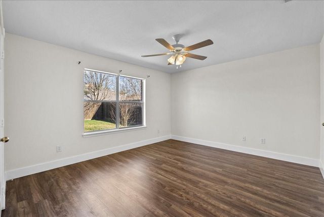 8004 Fallen Oak Lane, Texas City, TX 77591