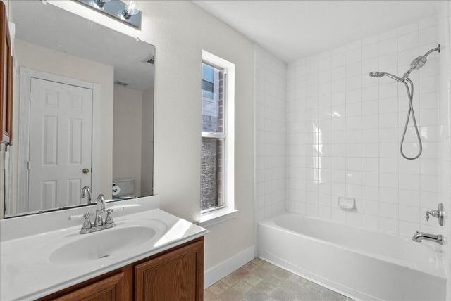 8004 Fallen Oak Lane, Texas City, TX 77591