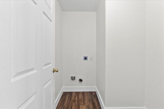 8004 Fallen Oak Lane, Texas City, TX 77591