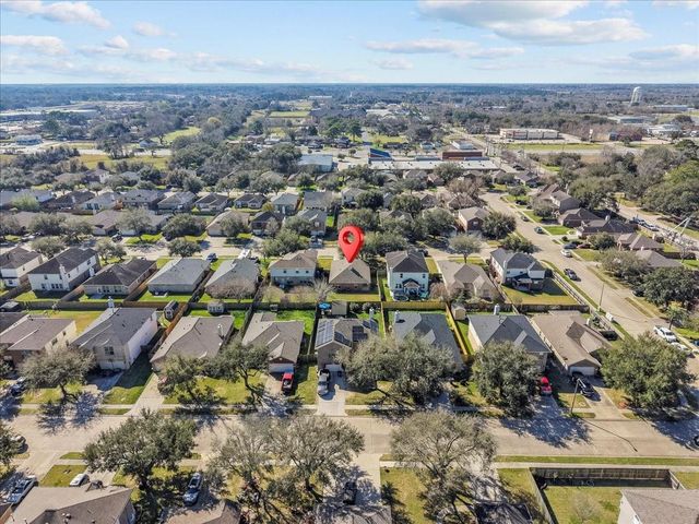 8004 Fallen Oak Lane, Texas City, TX 77591