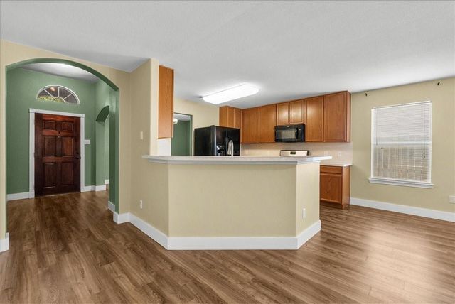 8004 Fallen Oak Lane, Texas City, TX 77591