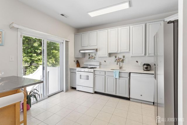1203 Yarrow Circle, South Brunswick, NJ 08810