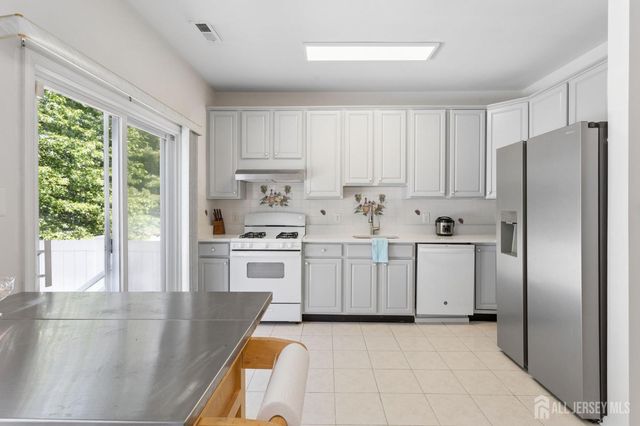 1203 Yarrow Circle, South Brunswick, NJ 08810
