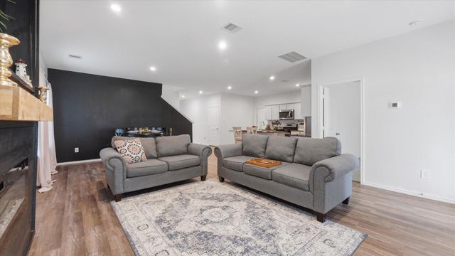 12818 Sunny Pass, Willis, TX 77318