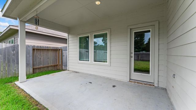 12818 Sunny Pass, Willis, TX 77318
