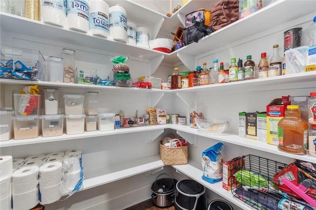 1381 Kings Park Drive, Kennesaw, GA 30152