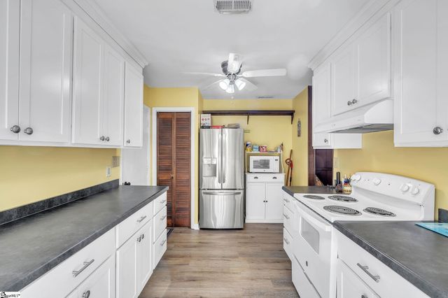 4 Merry Dale Lane, Greenville, SC 29617